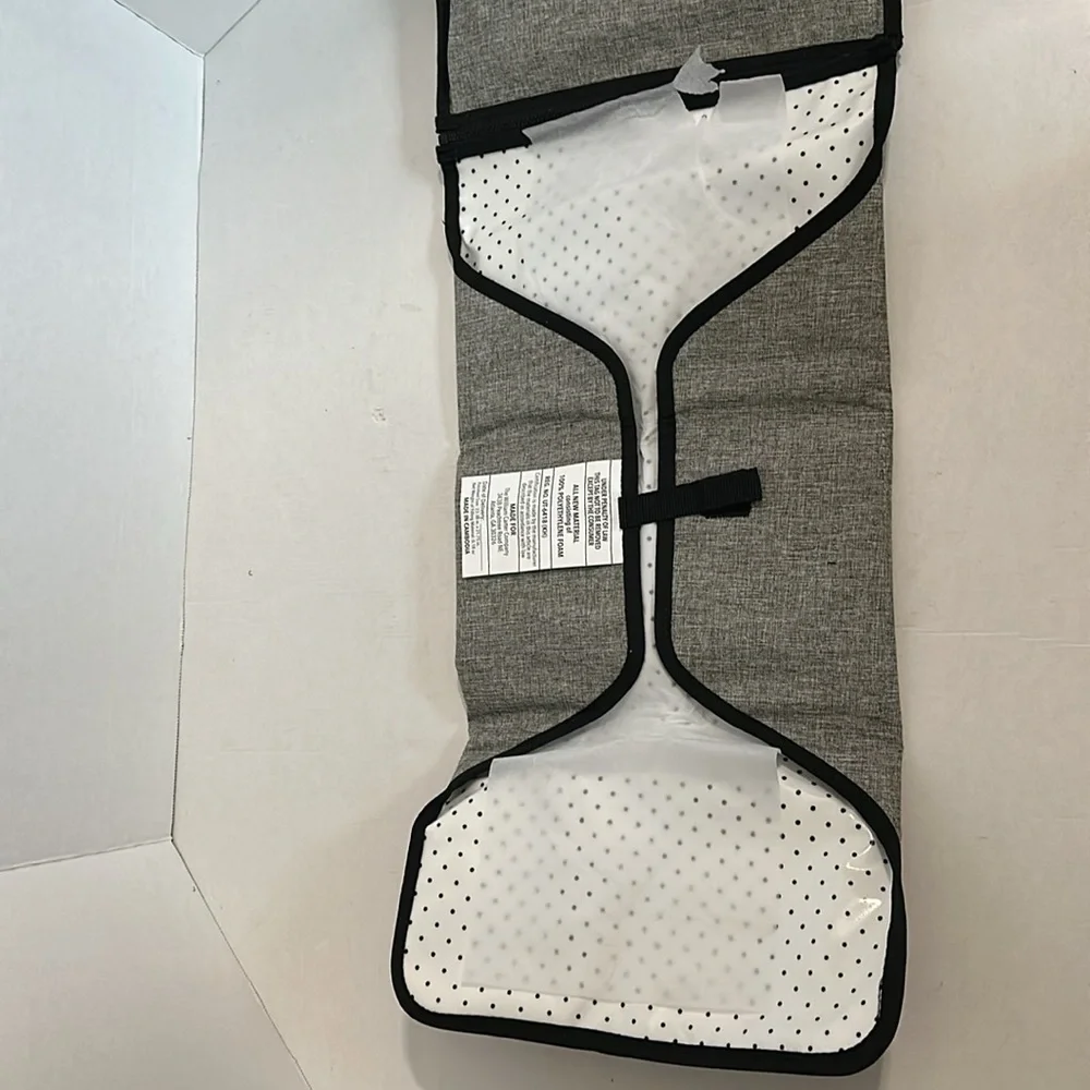 Skip hop 2 in 1 changing station gray melange NWT